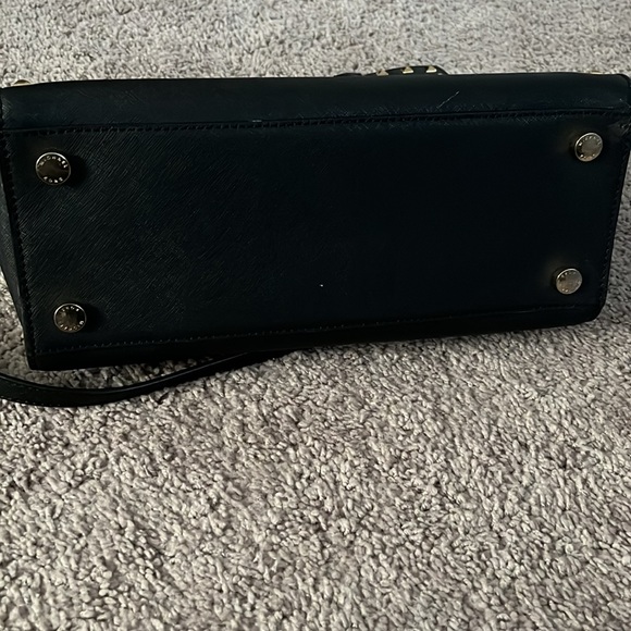 Michael kors purse - Picture 4 of 5